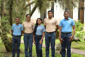 Estudiantes del Instituto Politécnico Loyola brillan en olimpiadas escolares