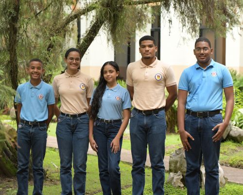 Estudiantes del Instituto Politécnico Loyola brillan en olimpiadas escolares