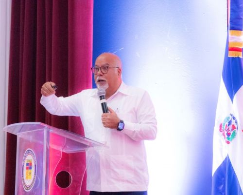 Padre José Victoriano, S.J. ofrece charla magistral sobre la misión docente desde la perspectiva ignaciana
